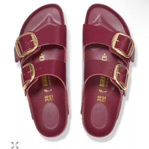 NWT Birkenstock Women's Arizona Big Hammered Buckle Sandals in 39 in Zinfandel